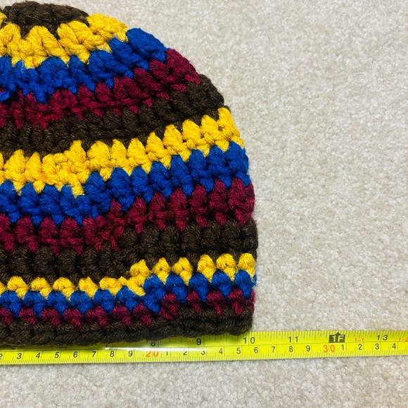 HAND MADE Knitted beanie - Picture 3 of 6